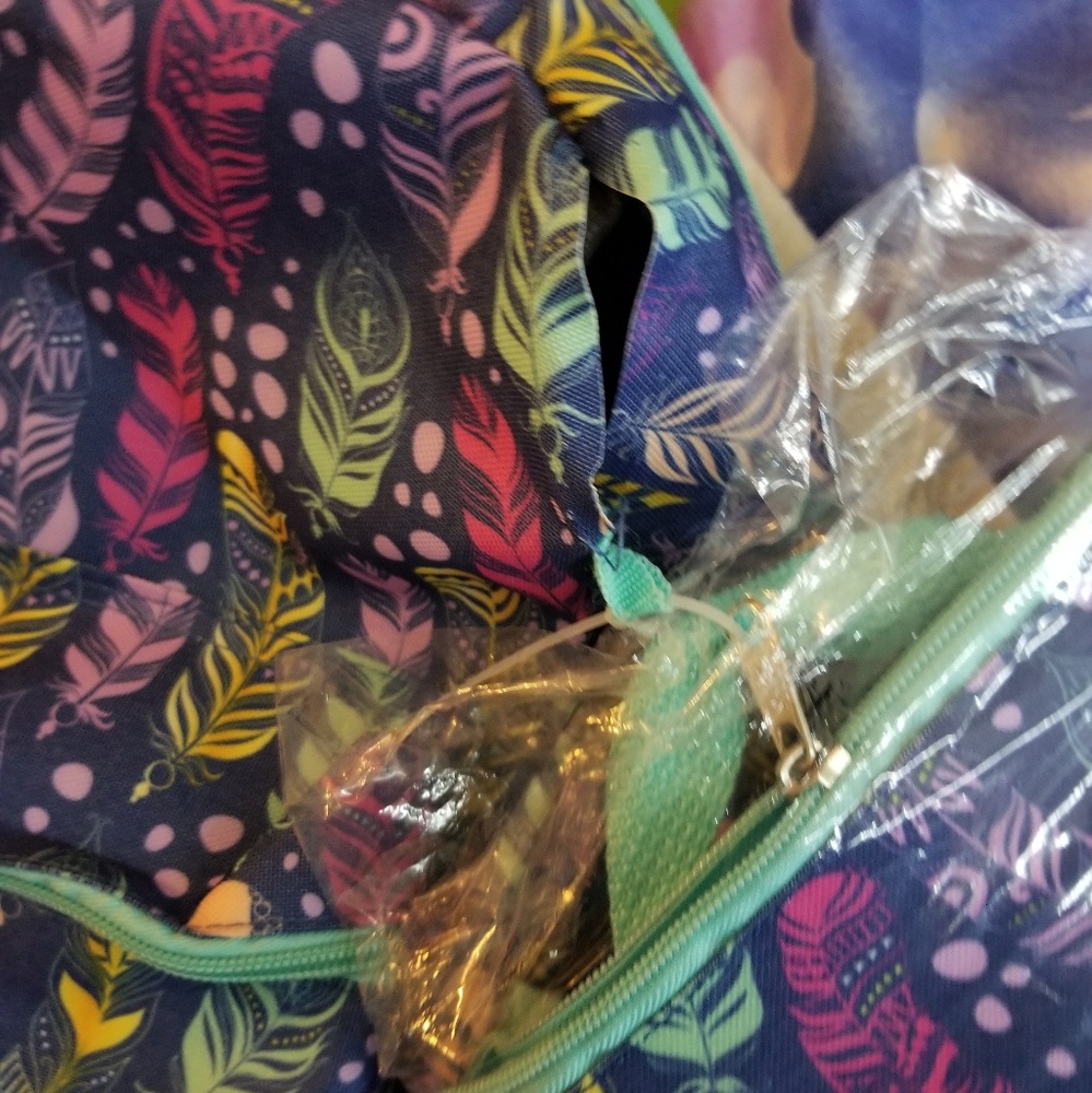 Feather style back pack - Picture 2 of 6